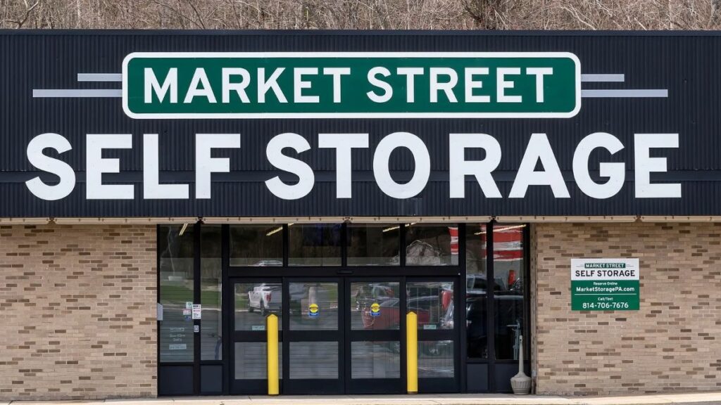 Sign Makers Near Me: What Businesses Should Expect From A Professional Sign Provider